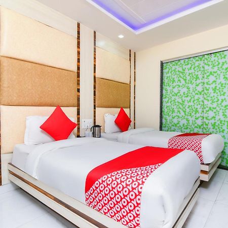 Hotel Harsha International New Delhi Exteriör bild