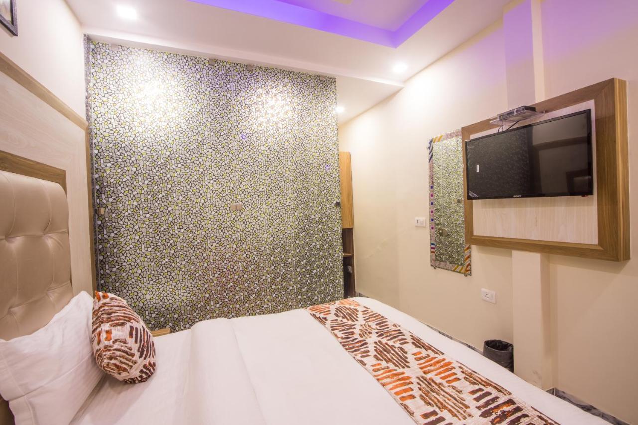 Hotel Harsha International New Delhi Exteriör bild