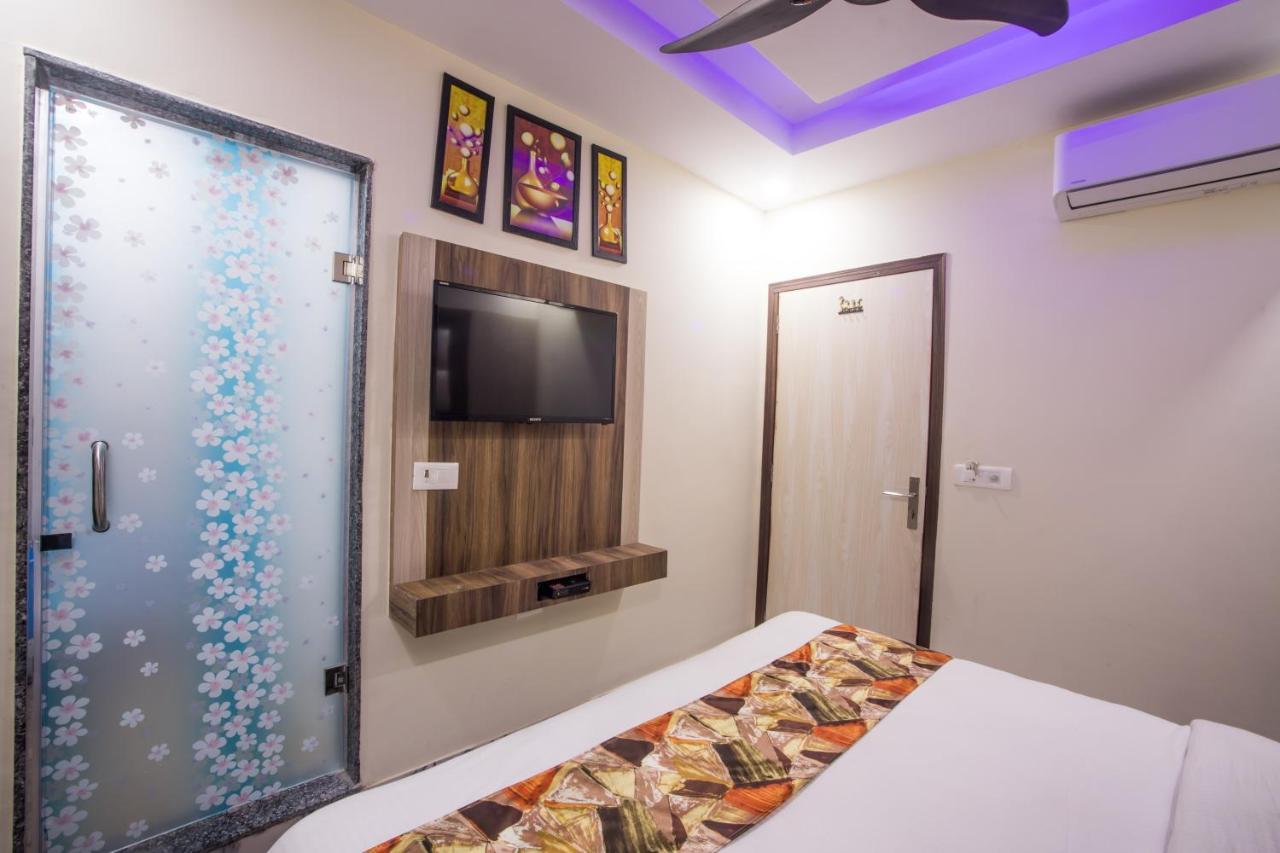 Hotel Harsha International New Delhi Exteriör bild