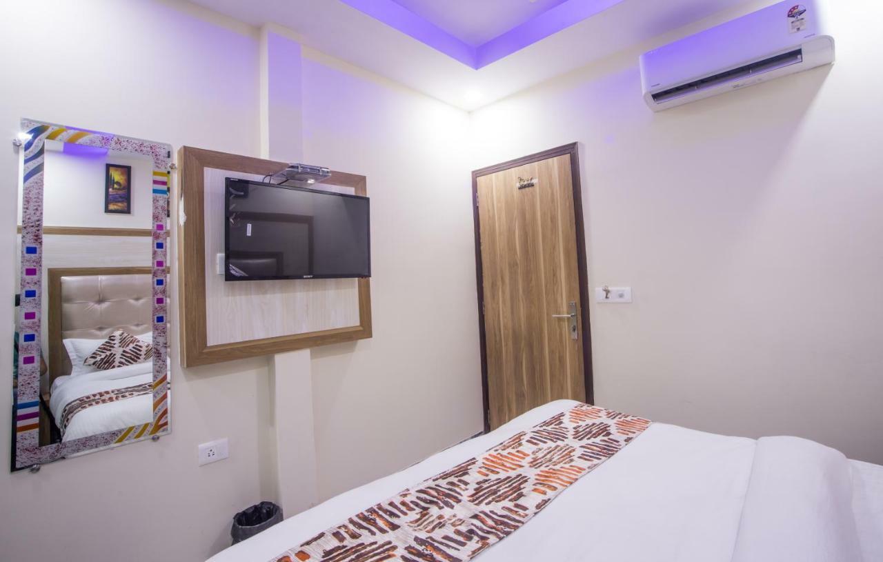 Hotel Harsha International New Delhi Exteriör bild