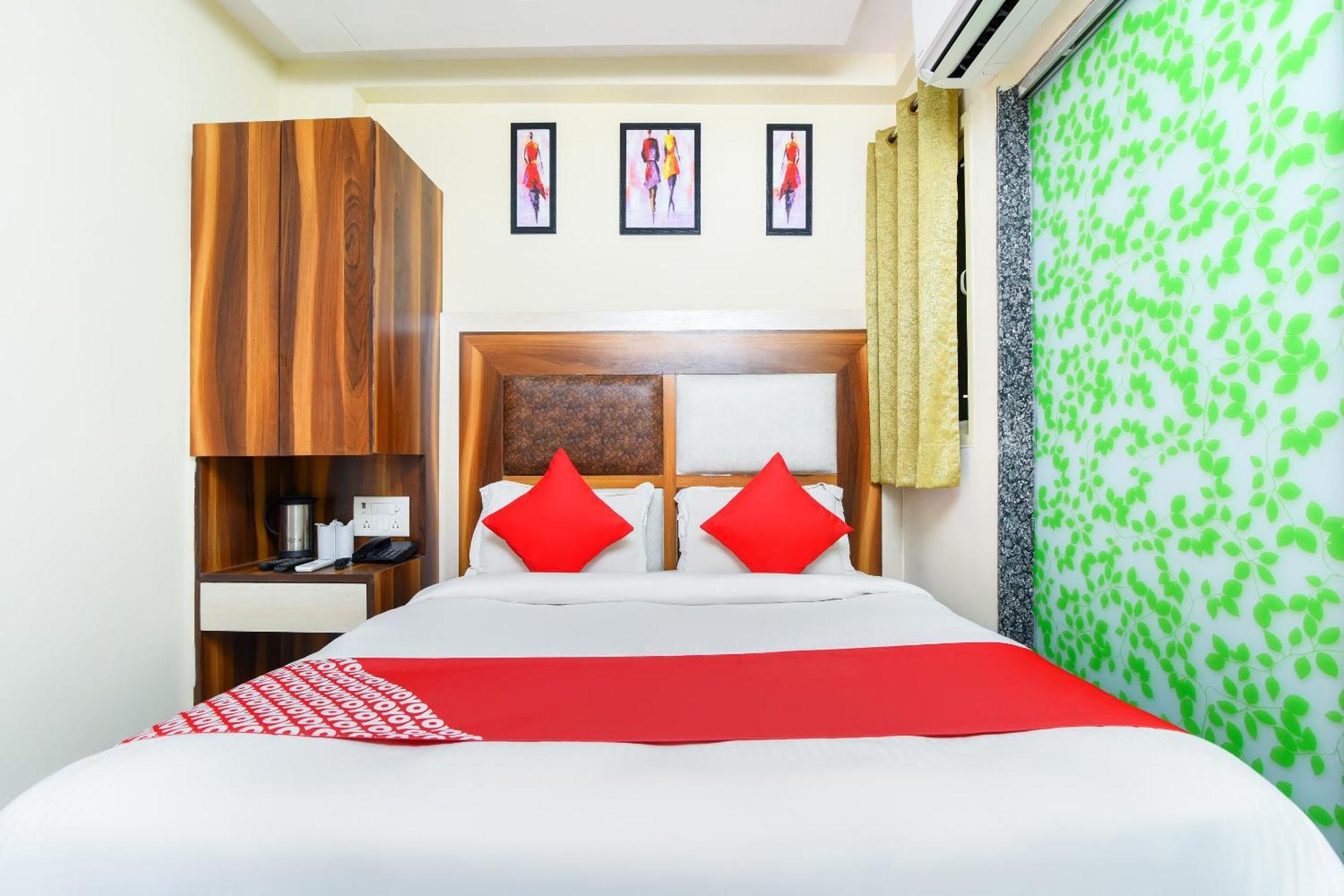 Hotel Harsha International New Delhi Exteriör bild