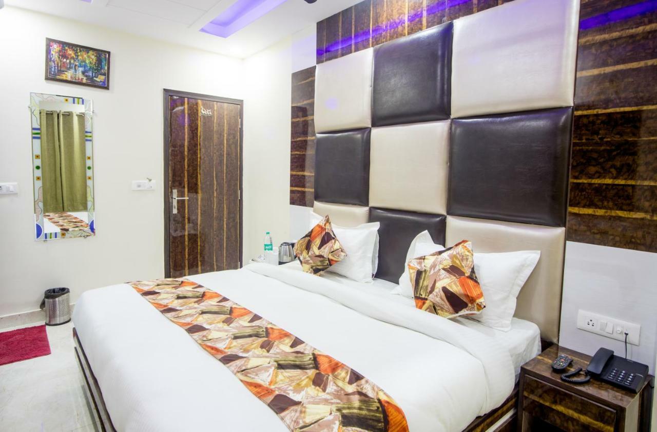 Hotel Harsha International New Delhi Exteriör bild