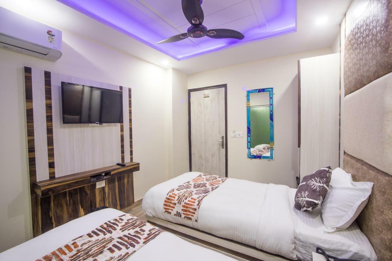 Hotel Harsha International New Delhi Exteriör bild