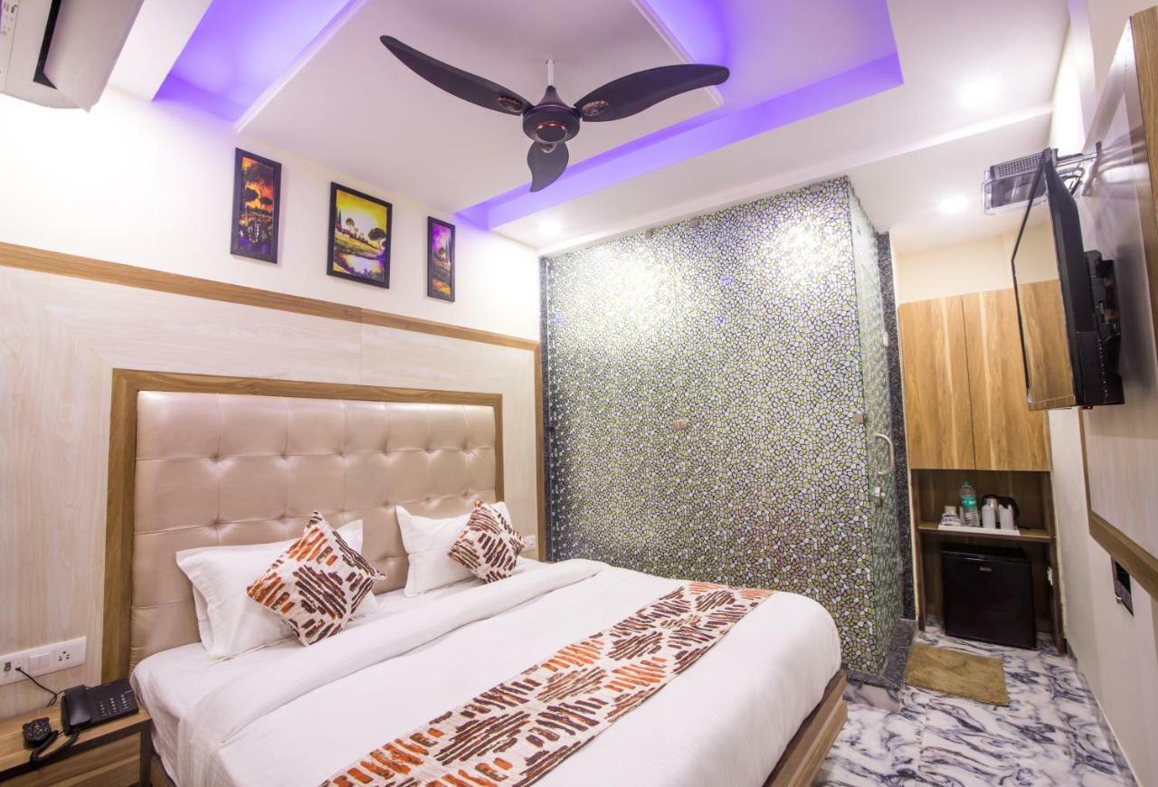 Hotel Harsha International New Delhi Exteriör bild