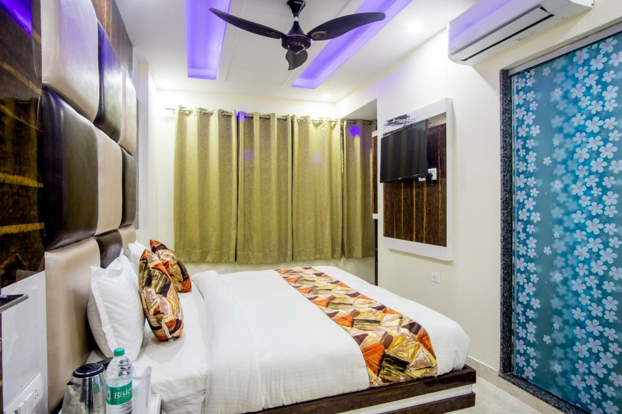 Hotel Harsha International New Delhi Exteriör bild